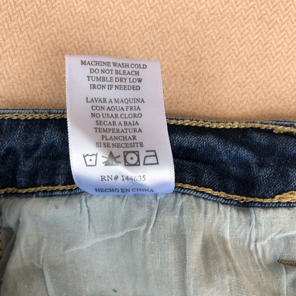 KanCan Stretchy Cotton Distressed Raw Hem Medium Wash Mini Jean Skirt 9/28 - Picture 9 of 13